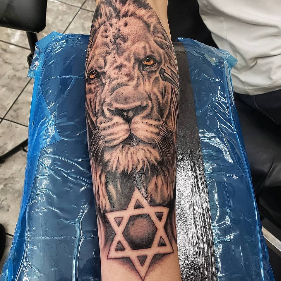 Lion of Judah Realism with Star of David