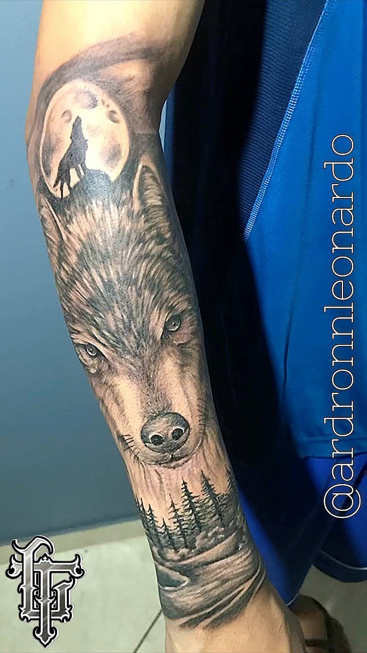 Lone Wolf Moon Sleeve