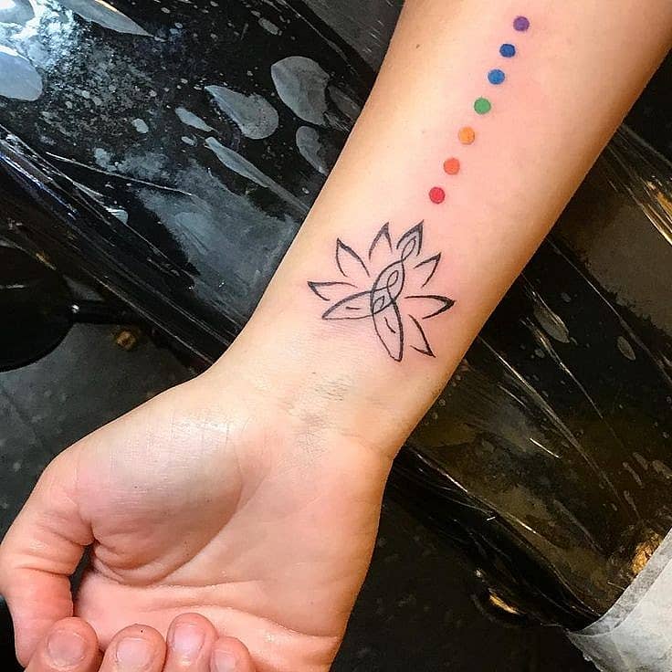Lotus Knot with Chakra Dots