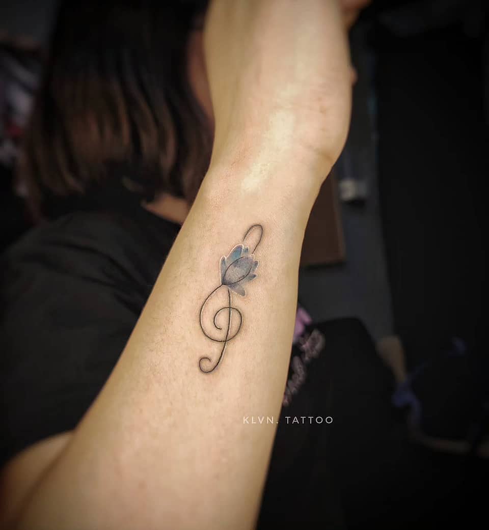 Lotus Treble Clef