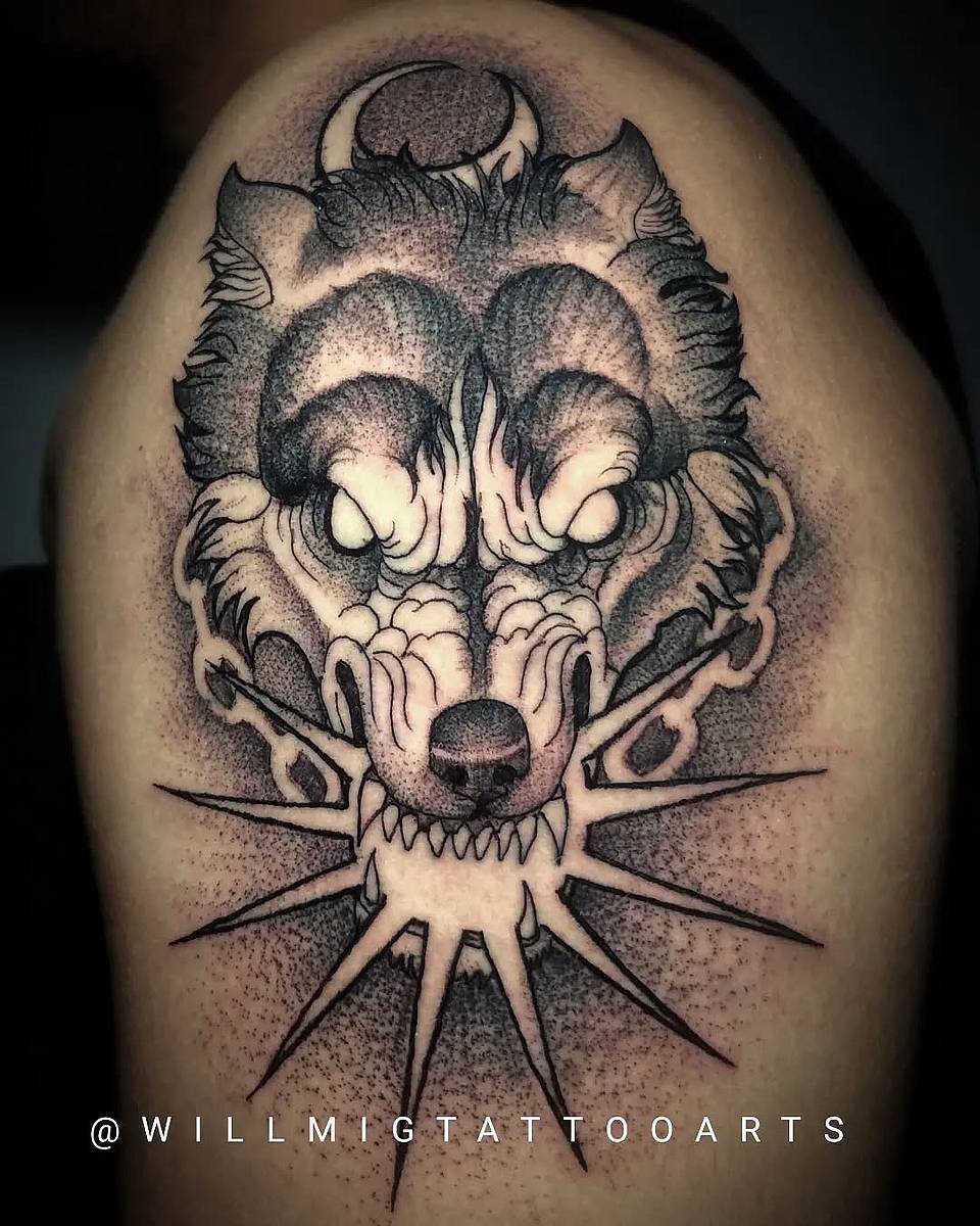 Lunar Chain Wolf