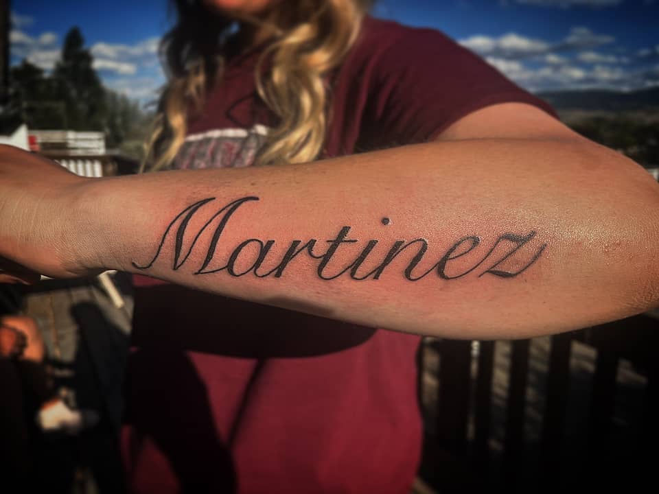 Martinez Script Lettering
