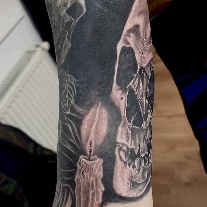 Memento Mori: Skull & Candle