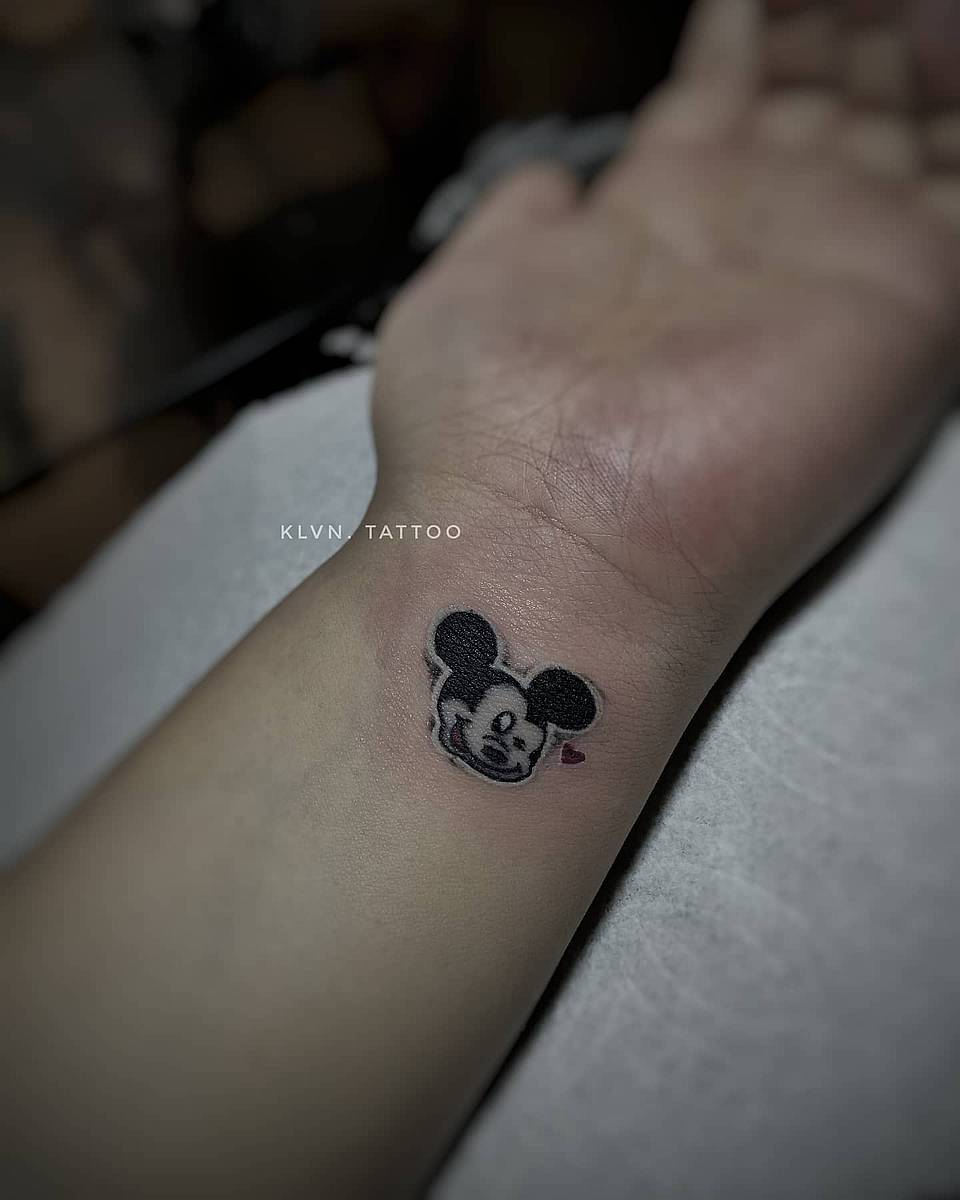 Mini Winking Mickey with Heart