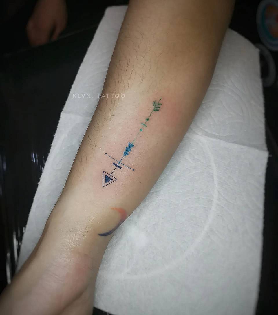 Minimal Geometric Arrow