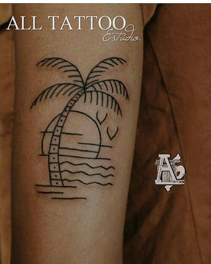 Minimal Palm Tree Sunset