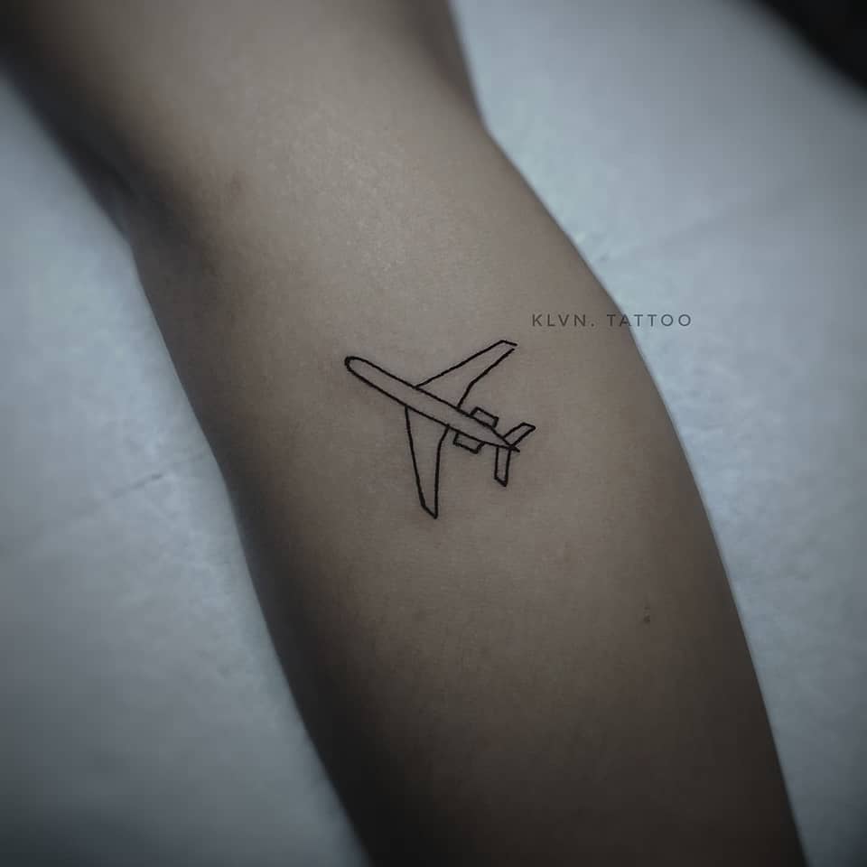 Minimalist Airplane Outline