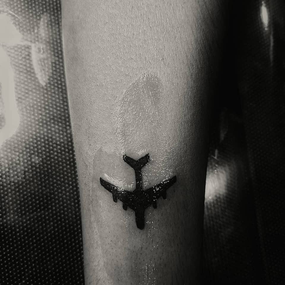 Minimalist Jet Silhouette