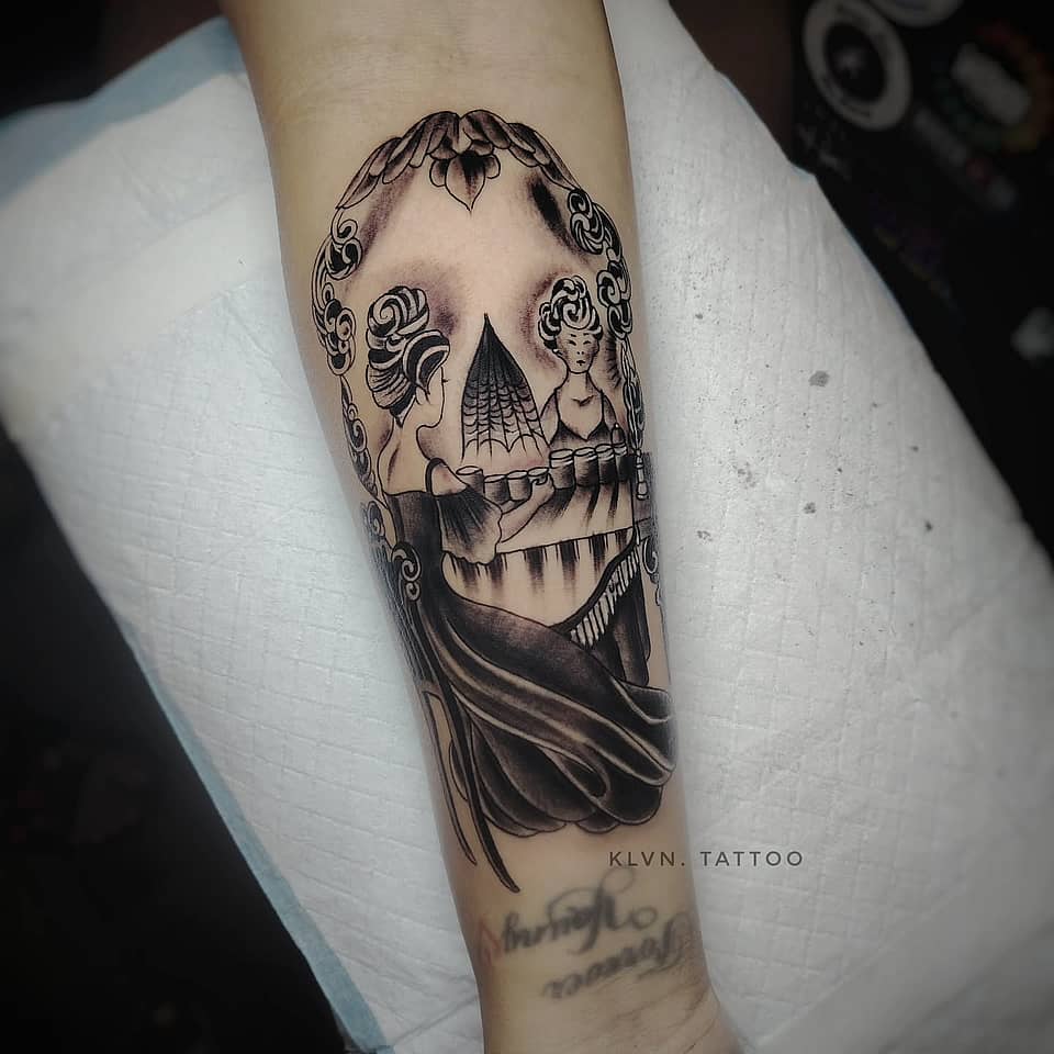 Mirrored Victorian Skull