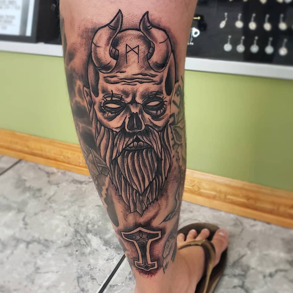 Mjölnir and the Horned Norse Guardian