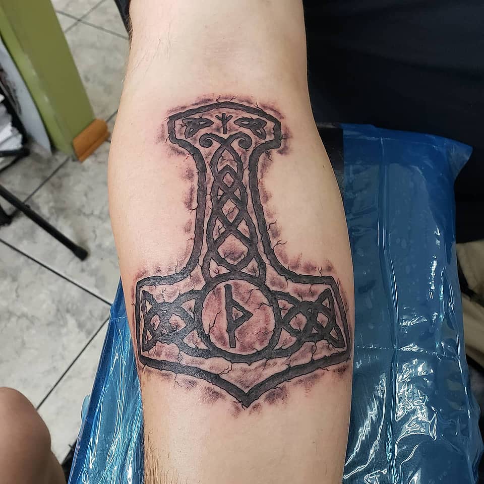 Mjölnir with Thurisaz Rune