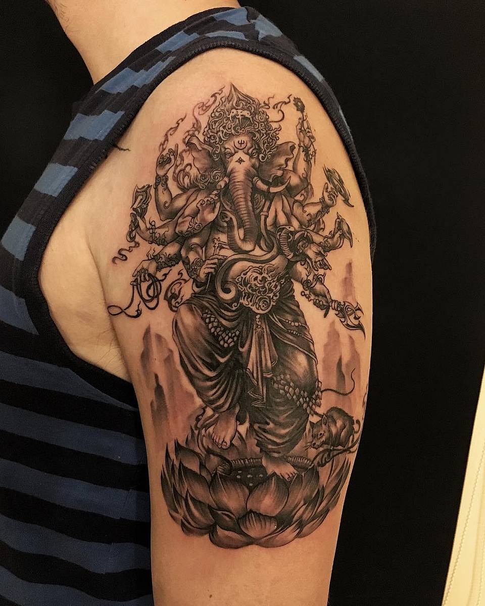 Multi-armed Ganesha on Lotus