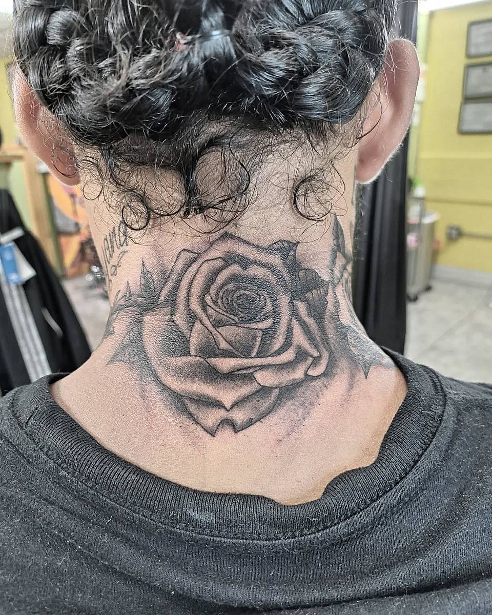 Nape Rose in Black and Grey