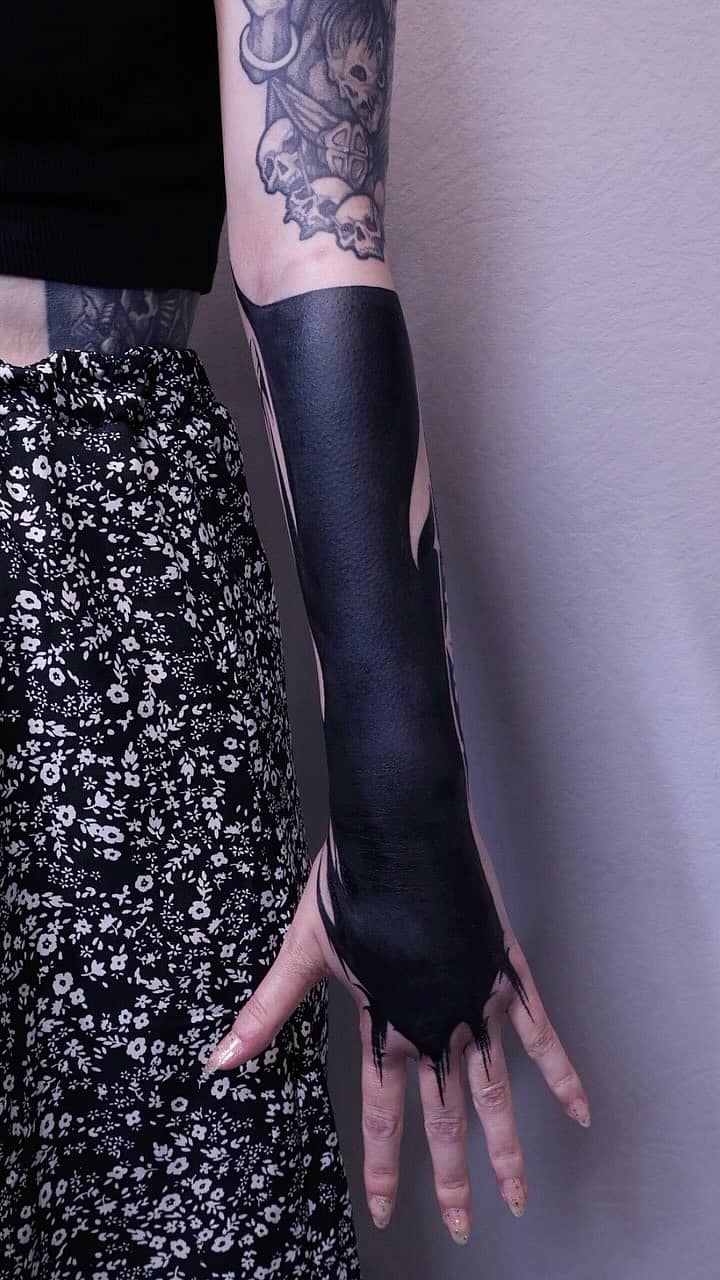 Negative-Space Blackout Forearm & Hand