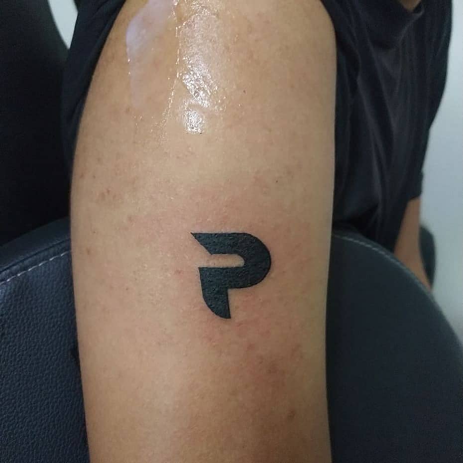 Negative Space P Monogram