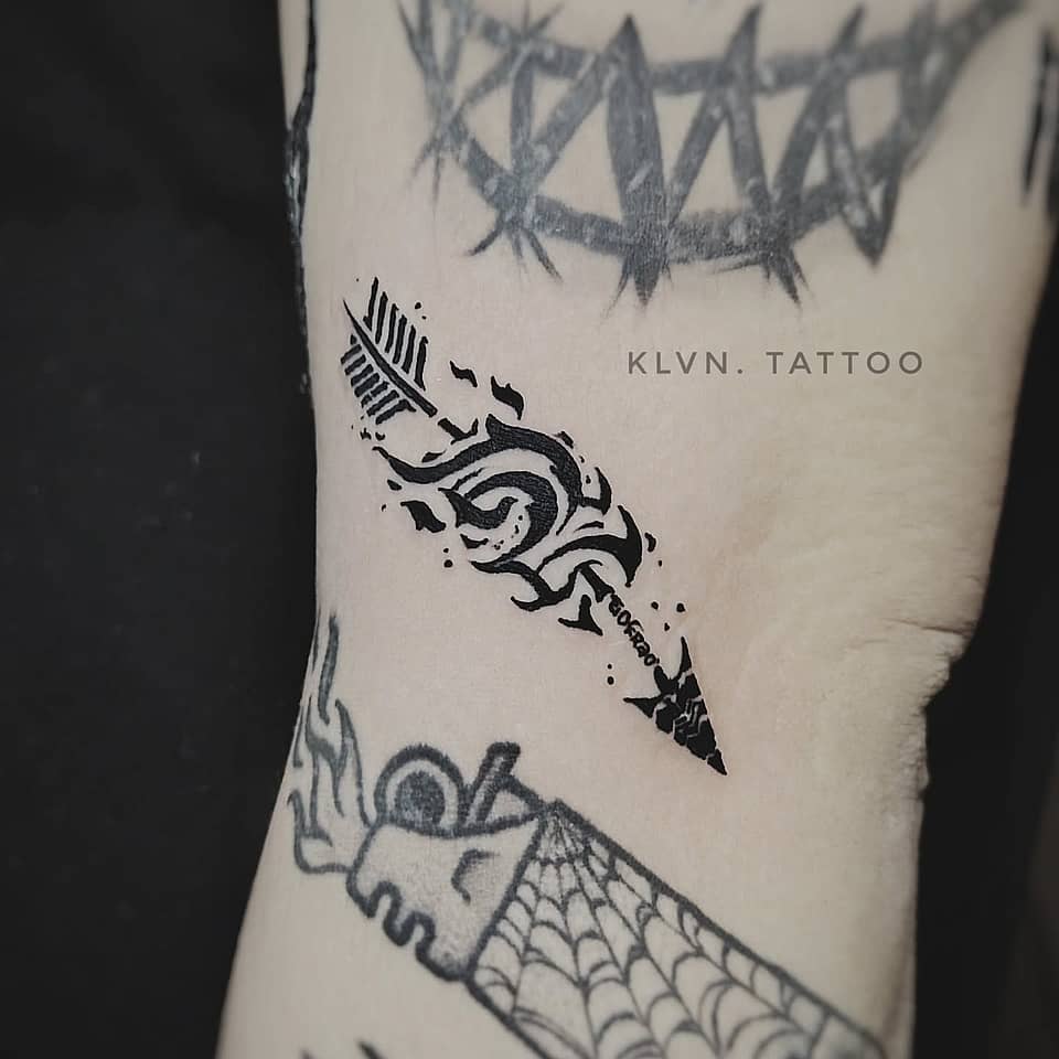 Ornamental Tribal Arrowhead