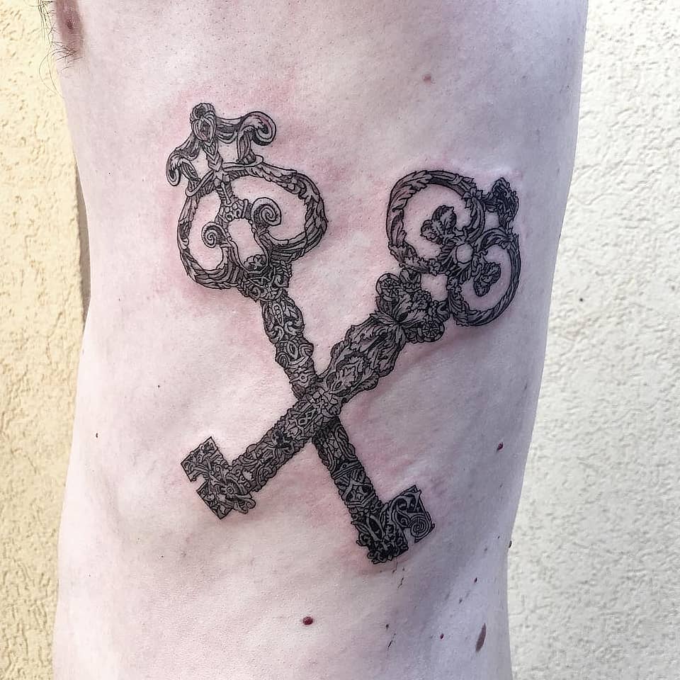 Ornate Crossed Keys