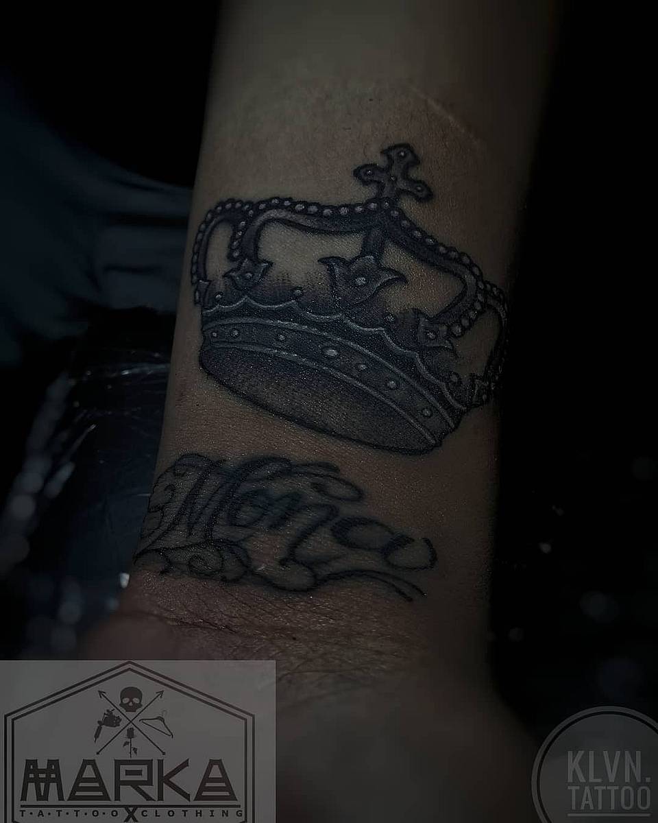 Ornate Crown with Script