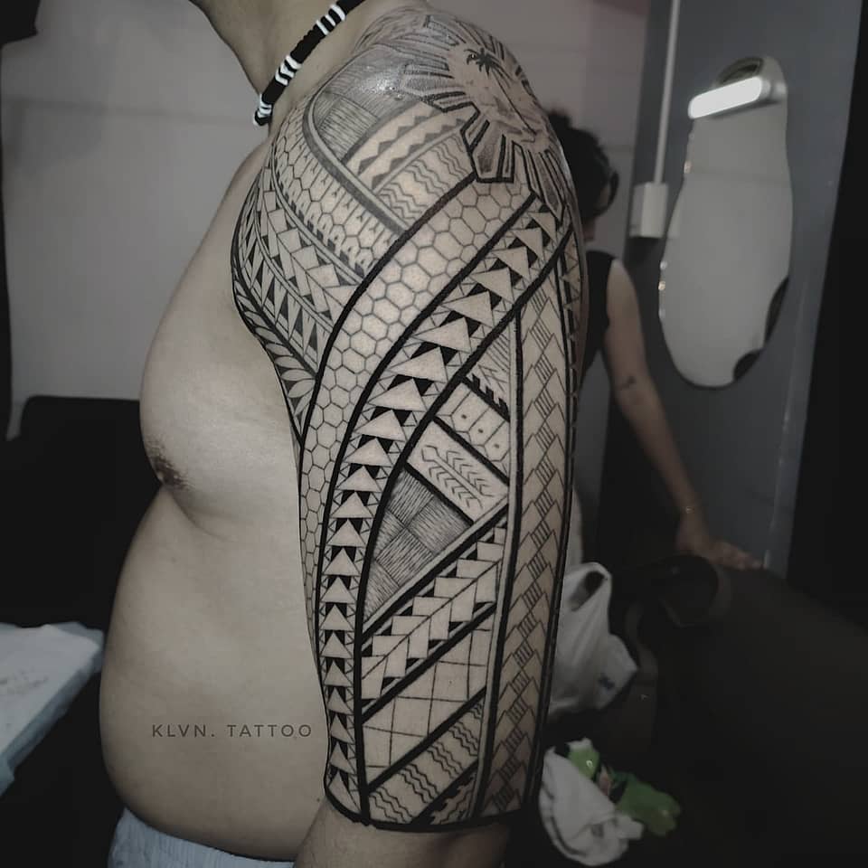 Polynesian Geometric Half-Sleeve