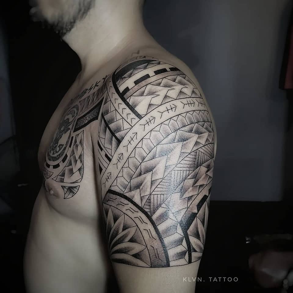 Polynesian Geometric Half-Sleeve