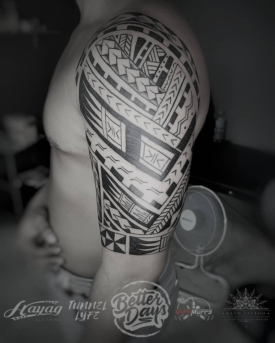 Polynesian Geometric Half-Sleeve