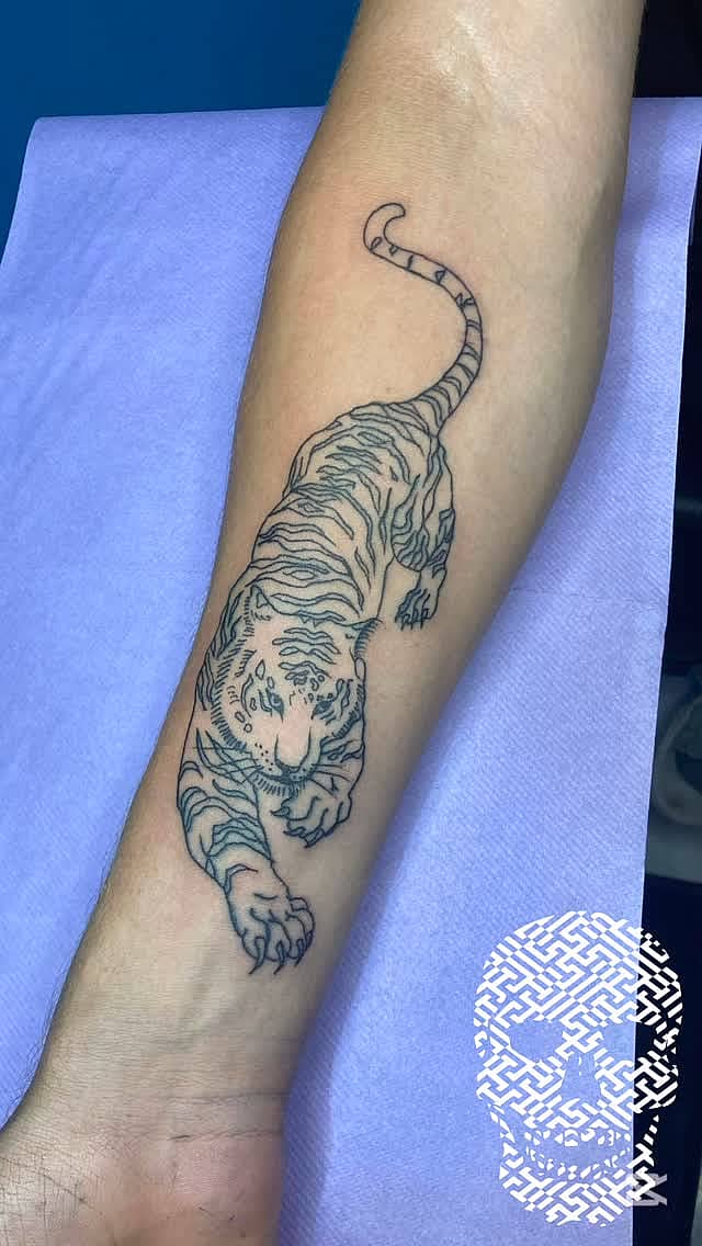 Prowling Tiger Linework