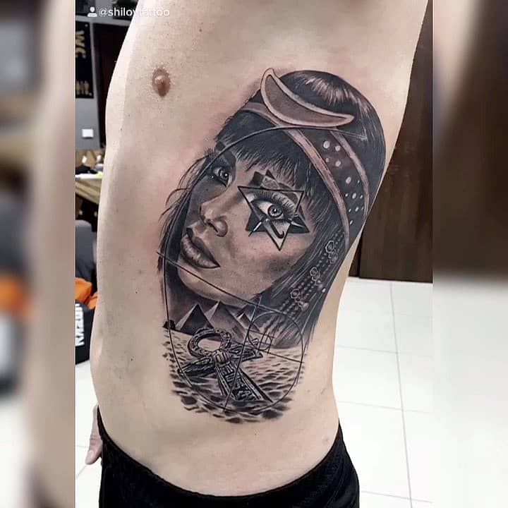Queen of the Nile Gaze