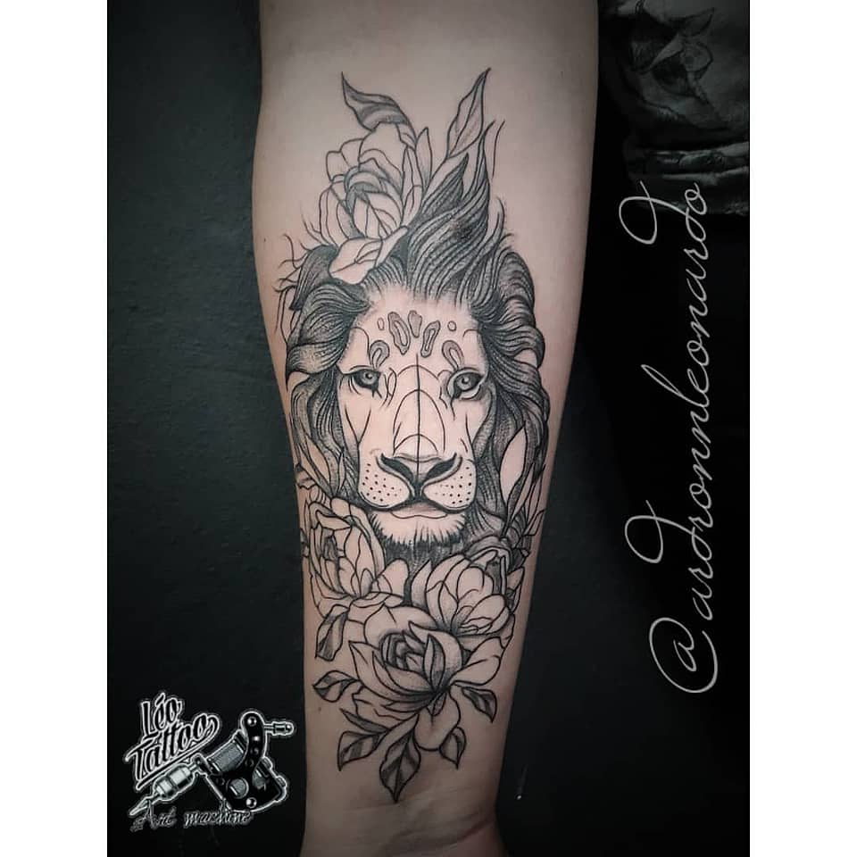 Regal Floral Lion