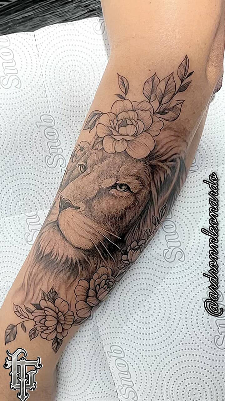Regal Lion with Floral Frame