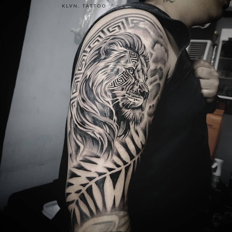 Regal Meander Lion Half-Sleeve