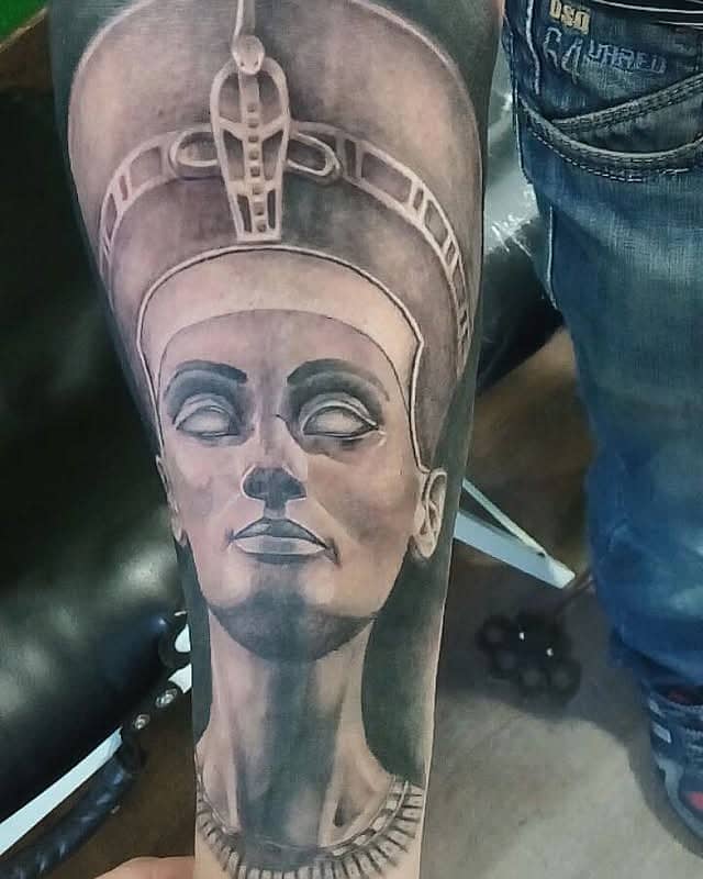 Regal Nefertiti Portrait