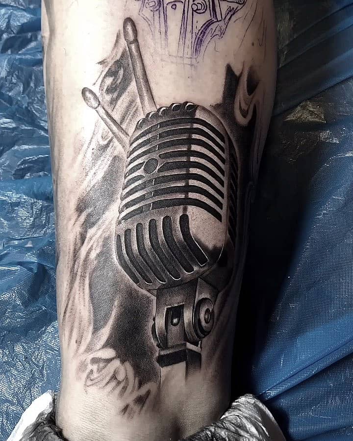 Retro Mic and Drumsticks