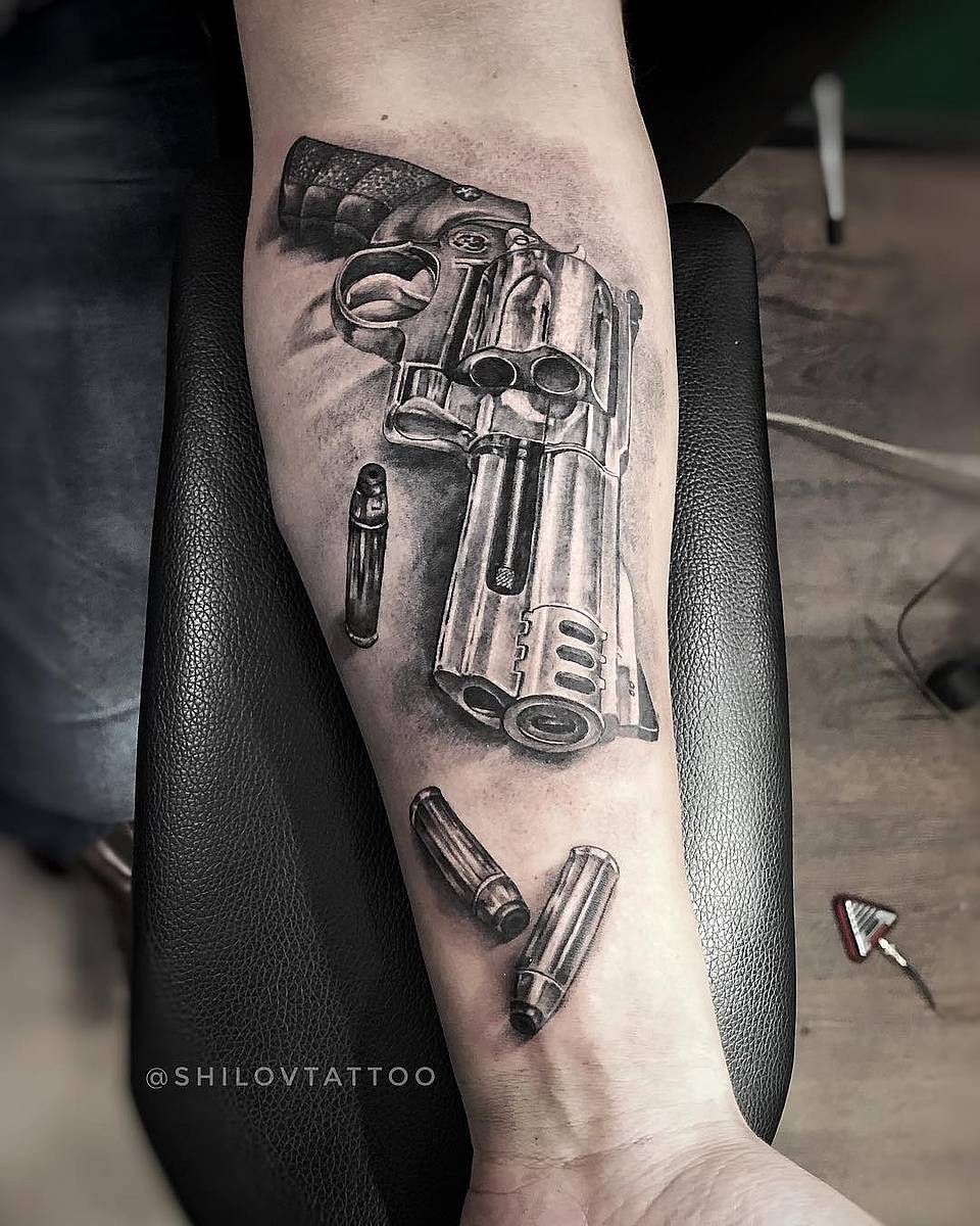 Revolver in Motion