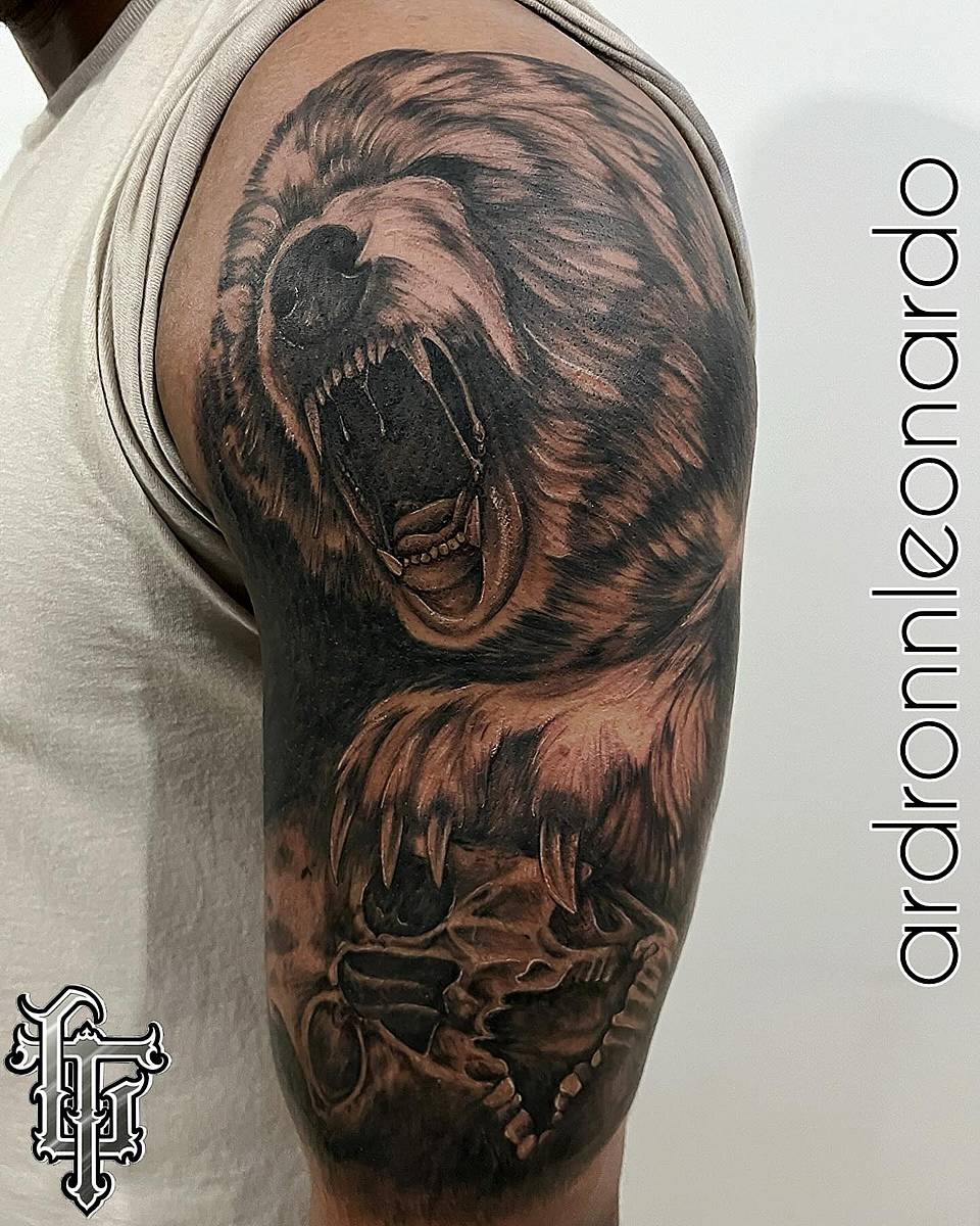 Roaring Bear & Skull