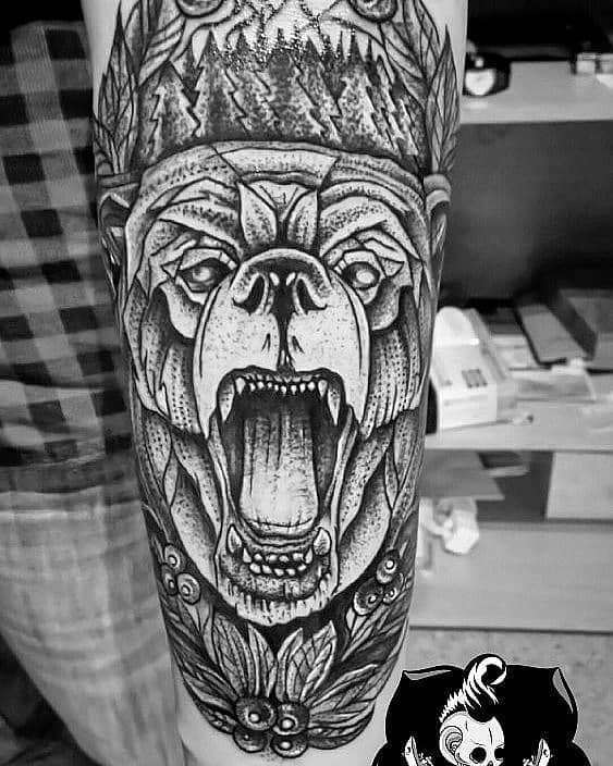 Roaring Bear Totem
