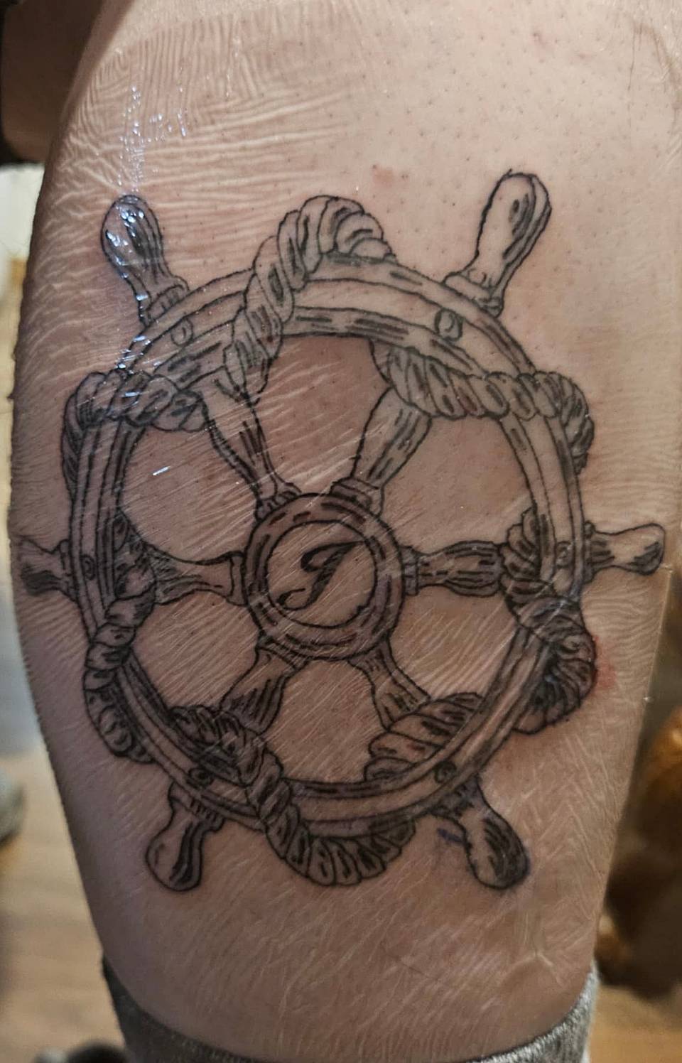 Roped Captain's Wheel Monogram
