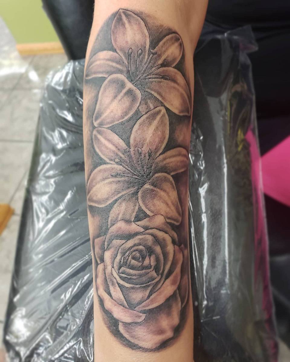 Rose and Lilies in Black and Grey