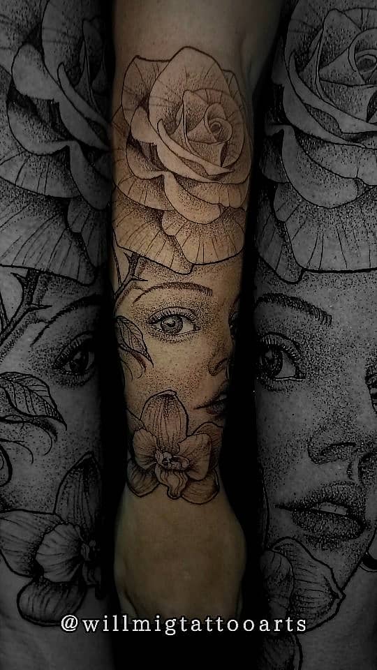 Rose-Crowned Muse