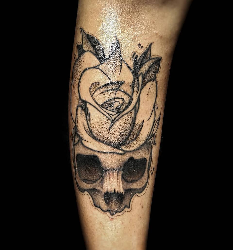 Rose-Crowned Skull