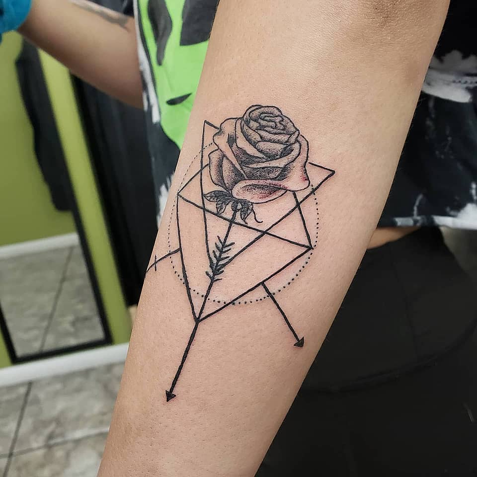 Rose Within Triangles