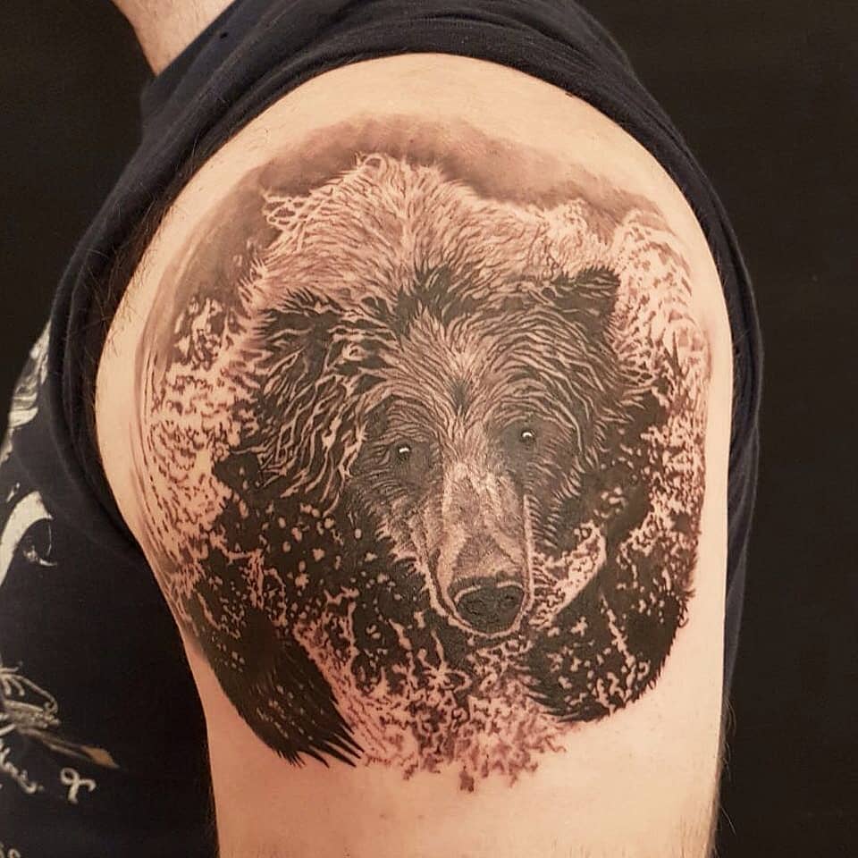 Rushing Grizzly