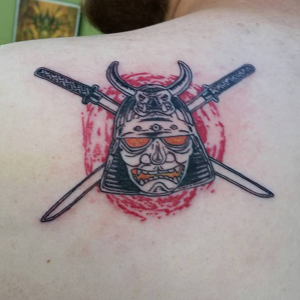 Samurai Oni Mask with Crossed Katanas