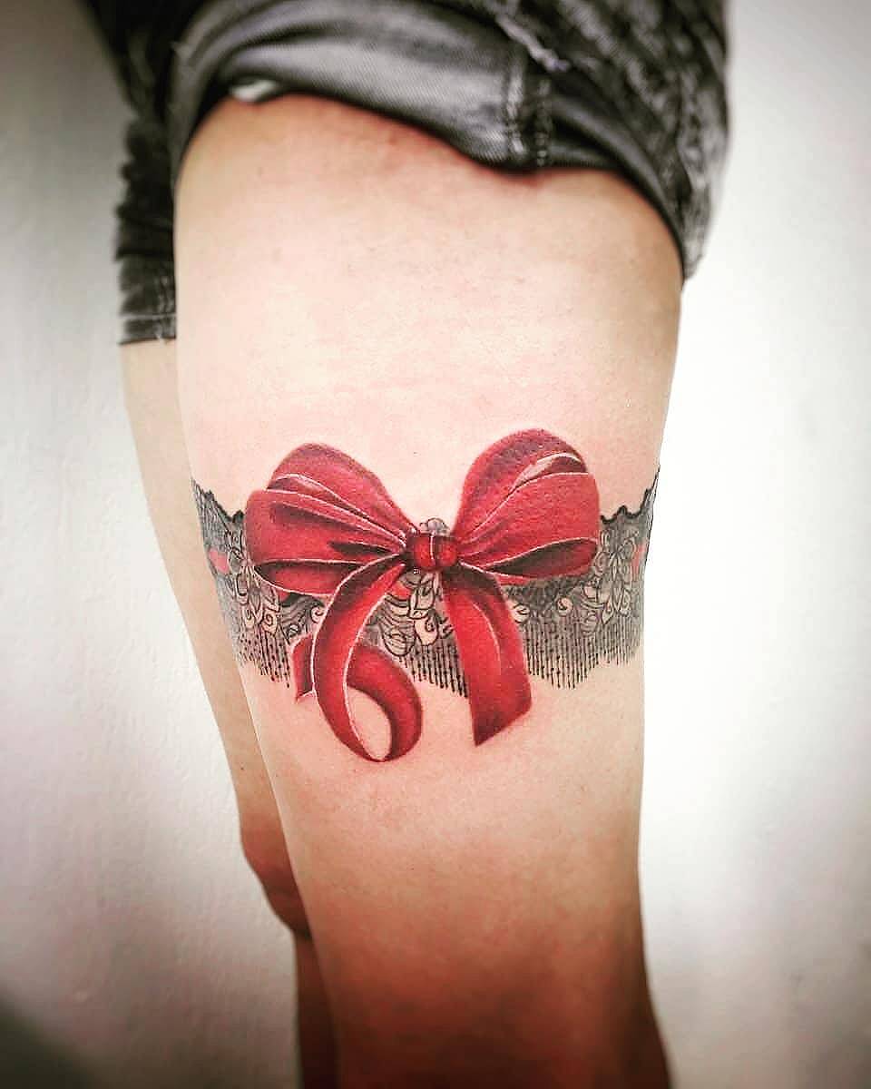 Scarlet Lace Garter Bow