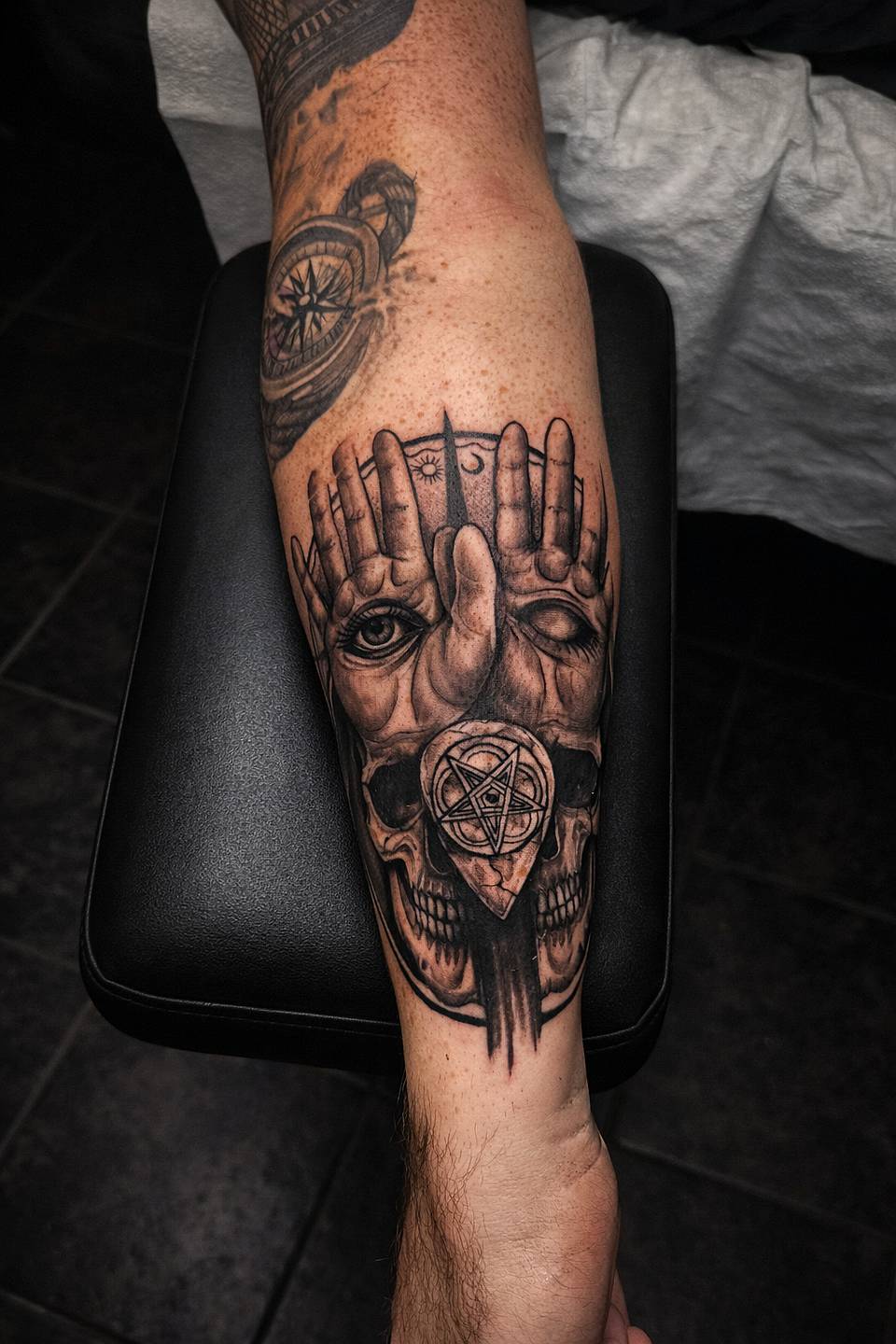 Seer's Palm and Pentacle Skull