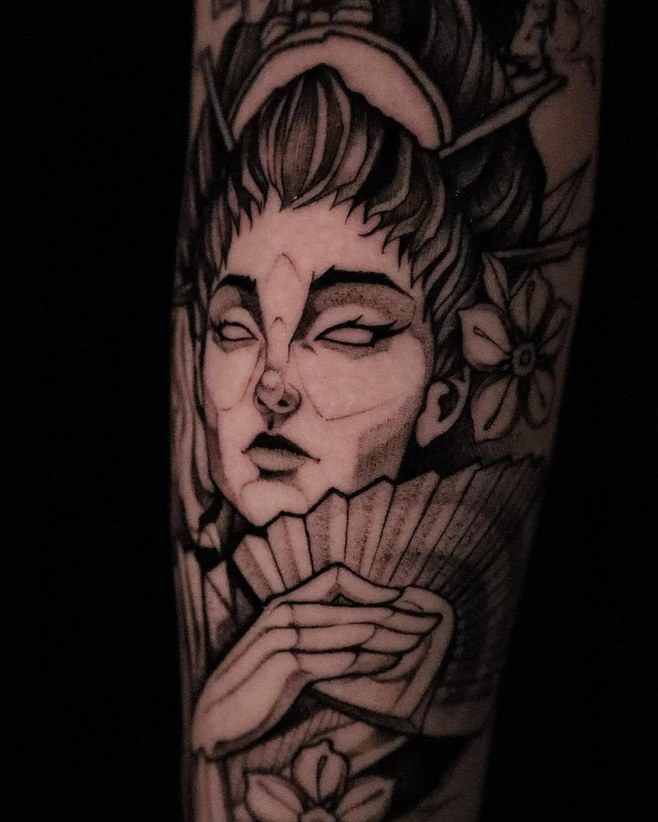Shrouded Maiden with Fan