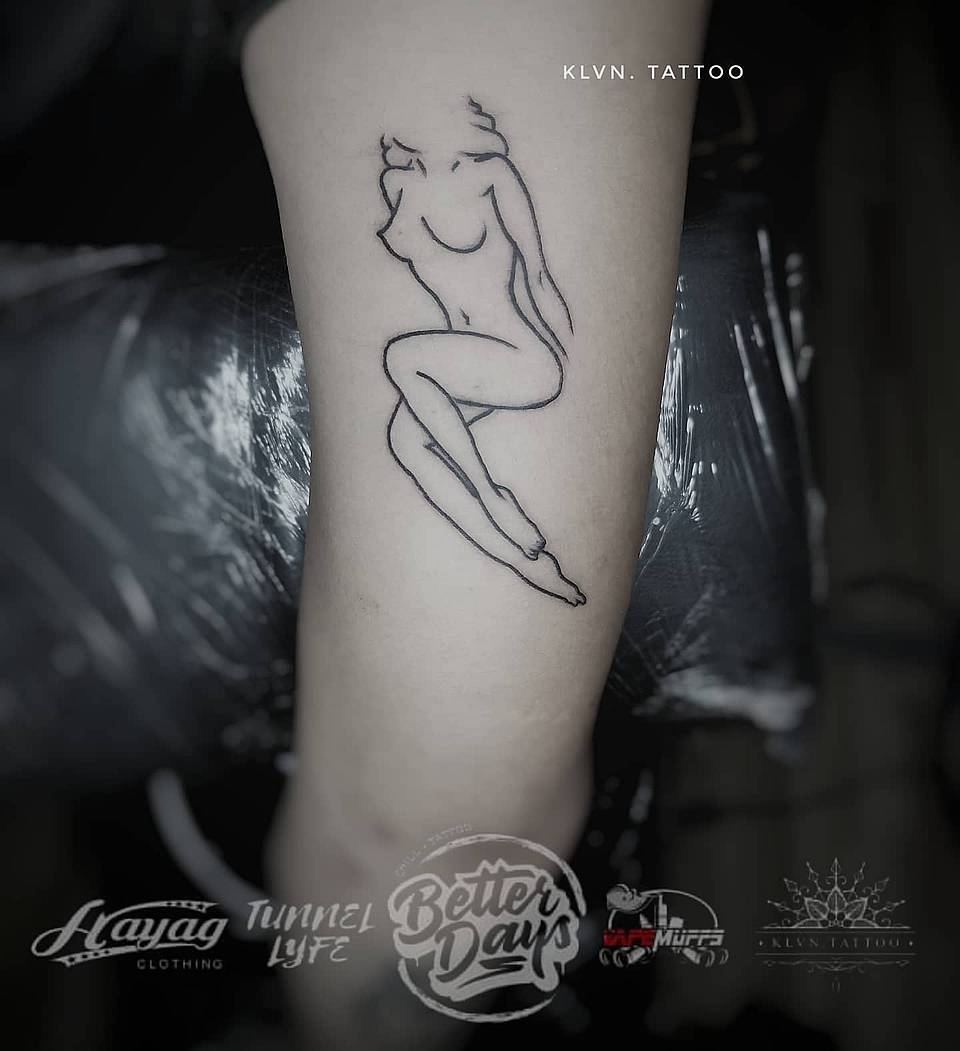 Single-Line Nude Figure