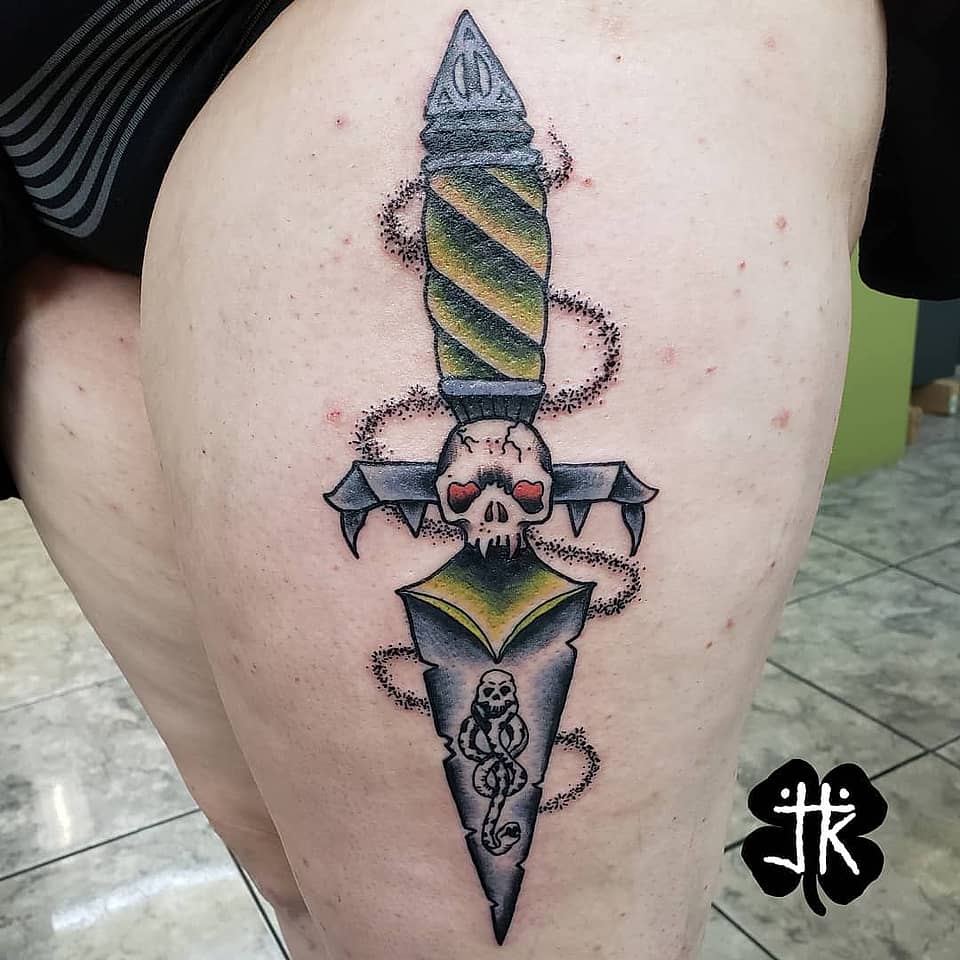 Skull-Guard Dagger and Serpent Smoke