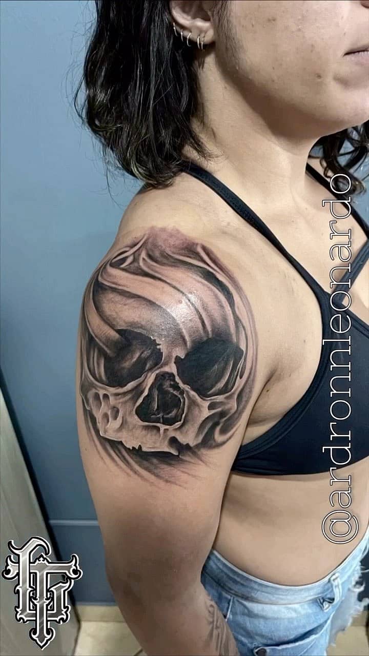 Smoky Realistic Skull