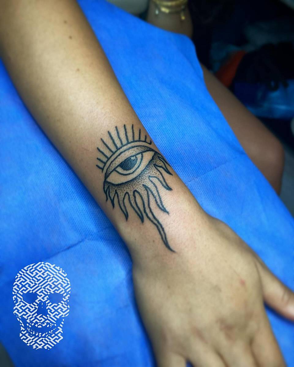 Solar All-Seeing Eye