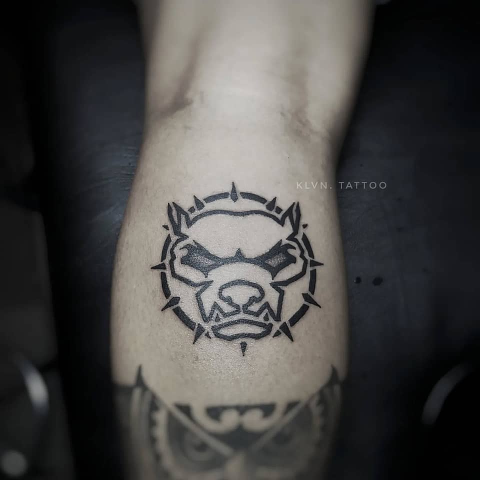 Spiked-Collar Pitbull Crest